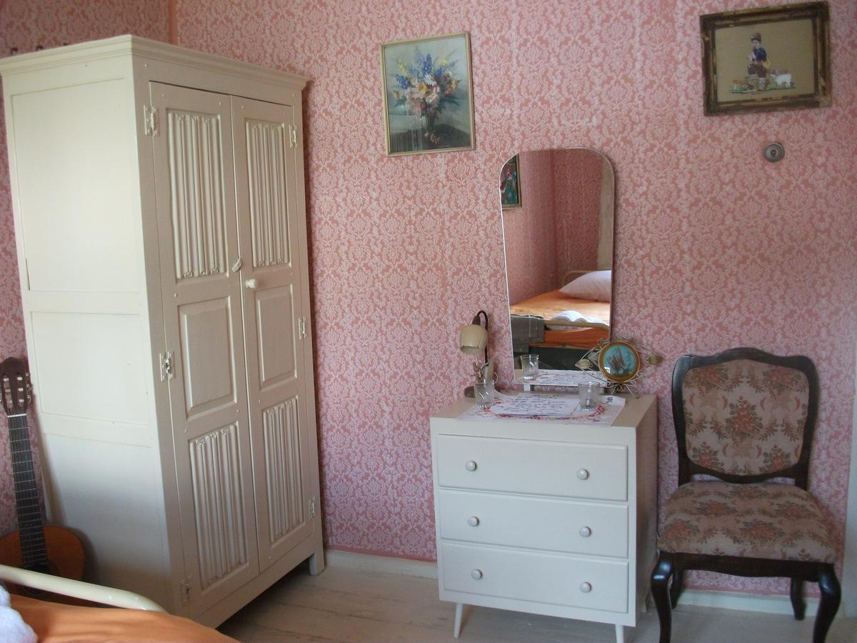 Отель The Pink House Polkovnik Serafimovo Экстерьер фото