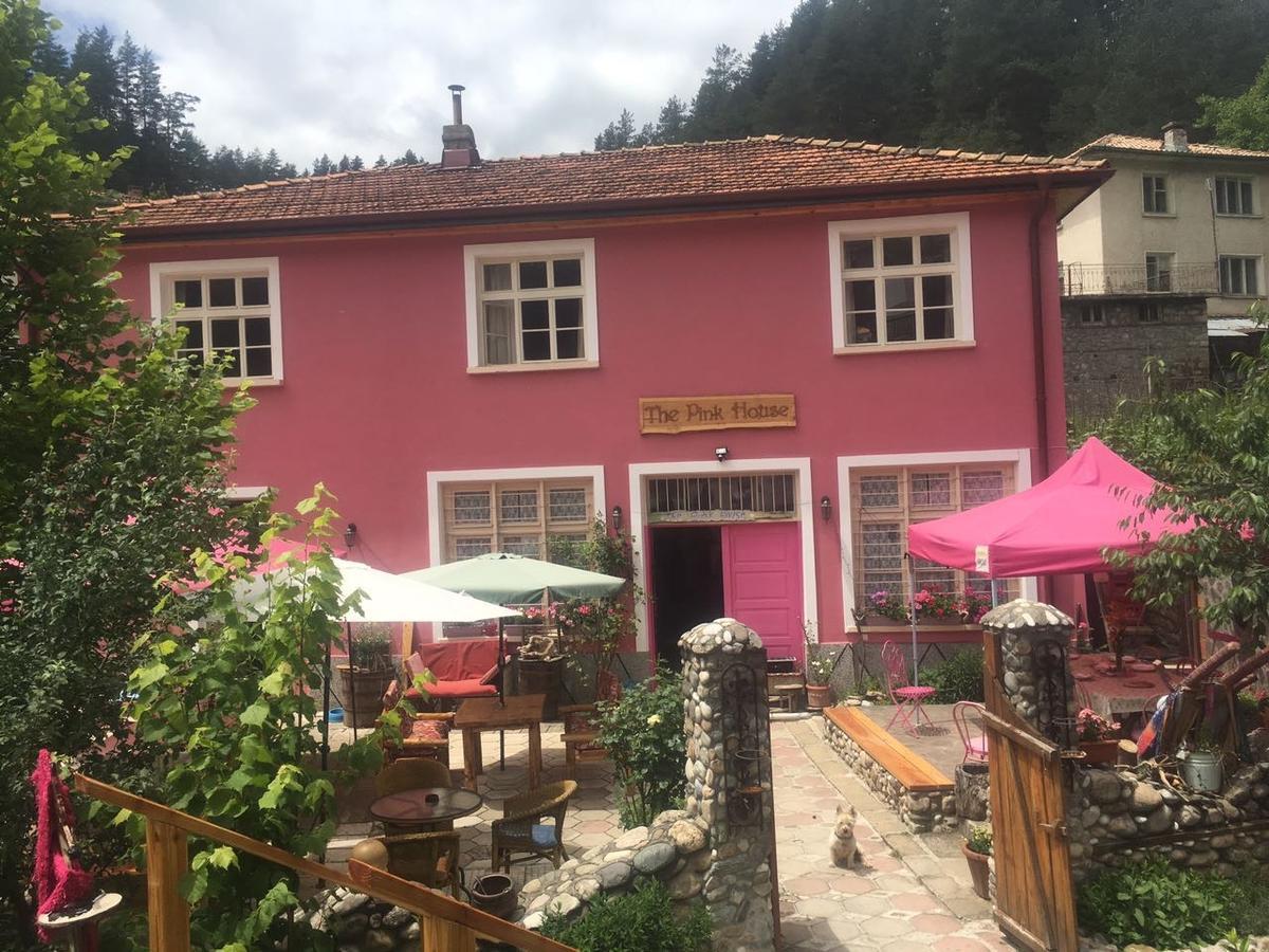 Отель The Pink House Polkovnik Serafimovo Экстерьер фото